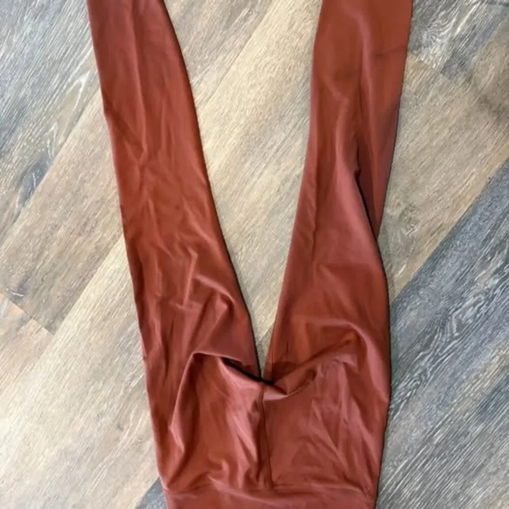 Lululemon size 4 leggings
